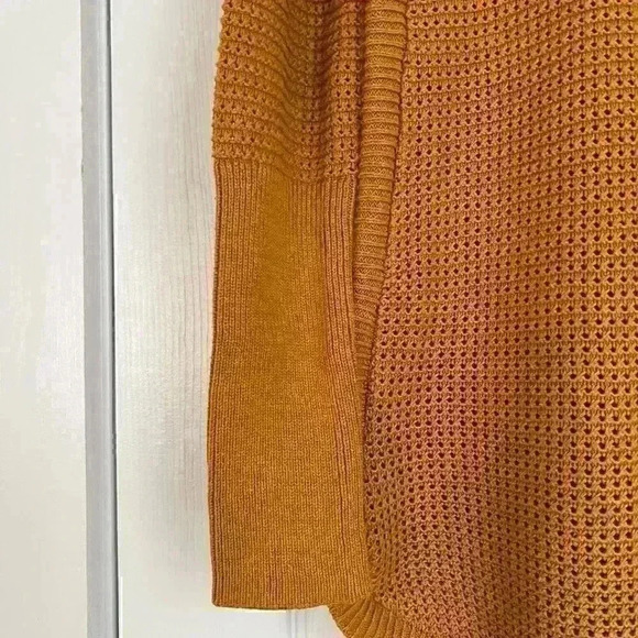 Knit Pullover Sweater - Picture 4 of 8